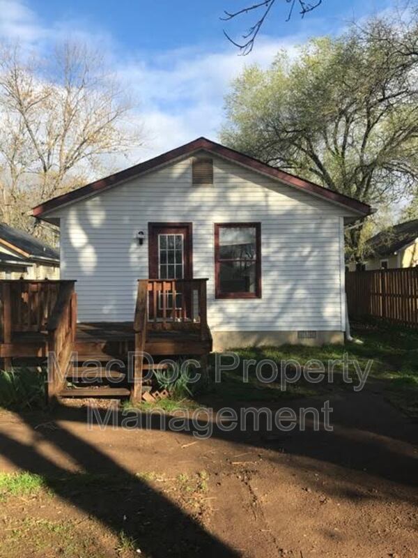 Primary Photo - 227 Bend Farm Rd