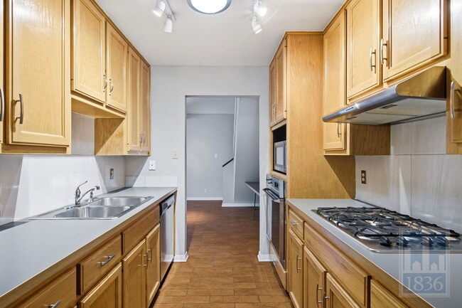 Building Photo - 6506 Cat Creek Trail