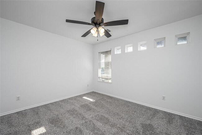 Building Photo - 8516 Gibbs Dr