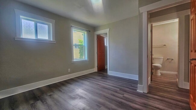 Building Photo - Charming 3-Bedroom Craftsman in Prime Seat...