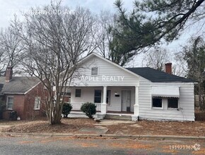 Building Photo - Newly remolded 3 BR with Hardwood Floors