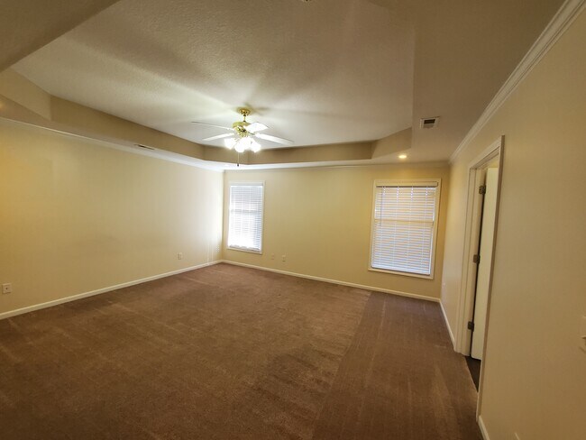 Building Photo - 14612 S Hallet St