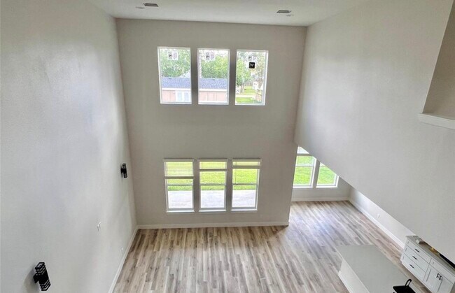 Building Photo - 9905 Excaliburs Ct