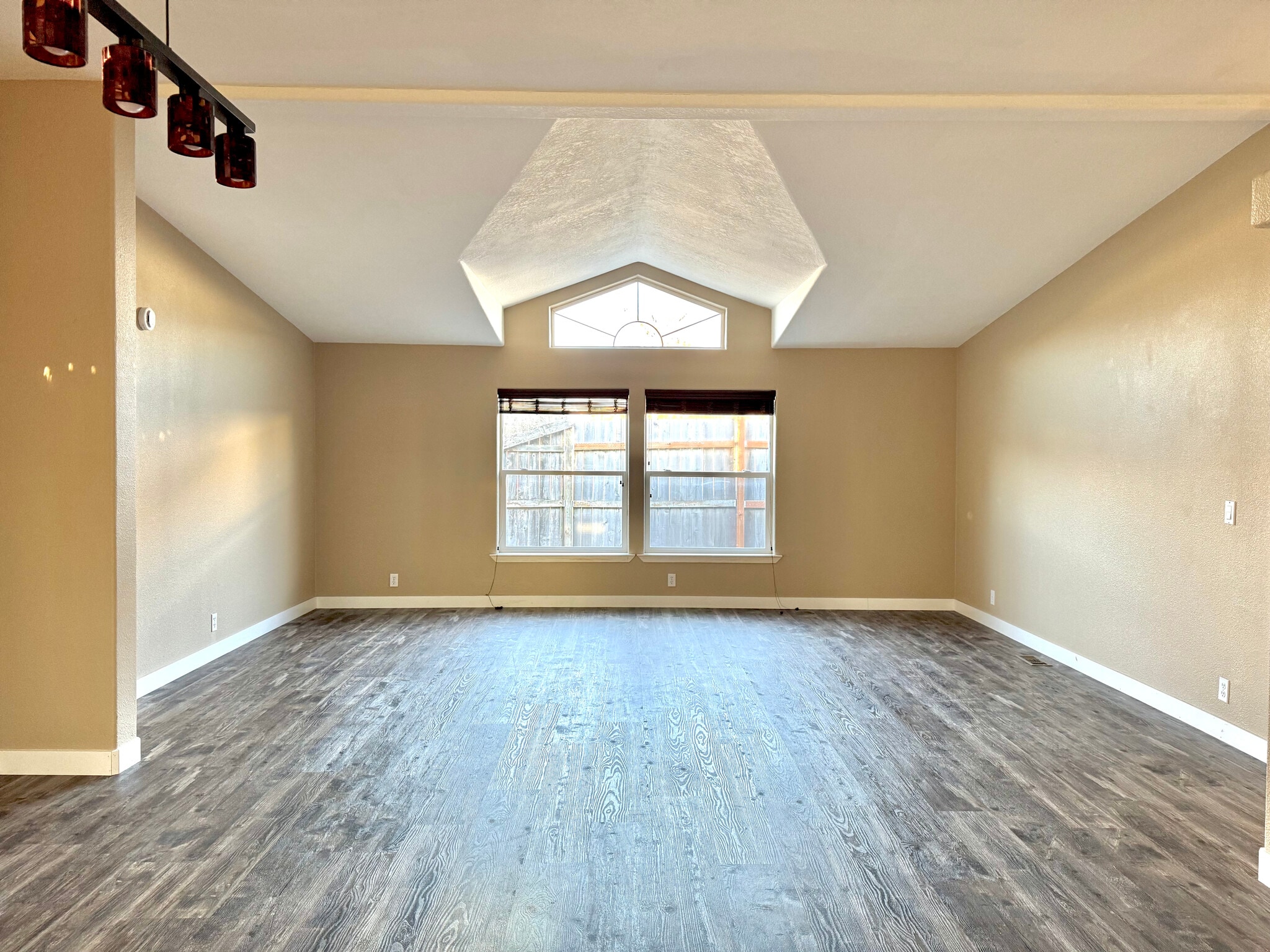 Living / Dining Room - 3204 Locust Ave