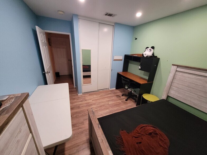 Building Photo - 37647 Hammer St