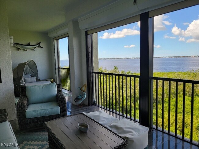 Building Photo - 11620 Court of Palms