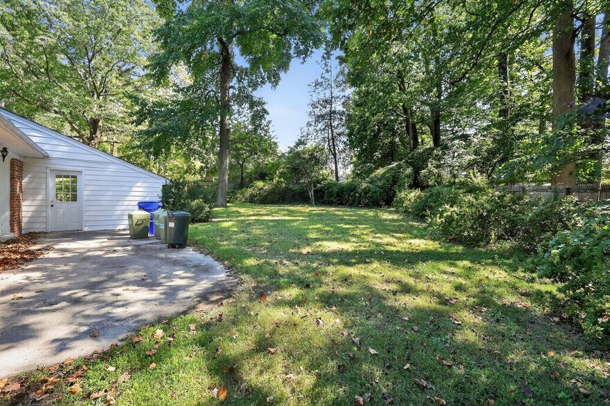 Building Photo - 13308 Norden Dr