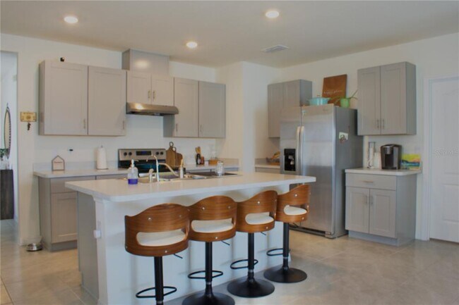 Building Photo - 1738 Walnut Crk Dr