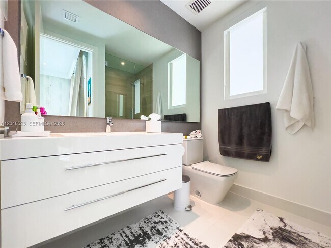 Building Photo - 10561 NW 68th Terrace
