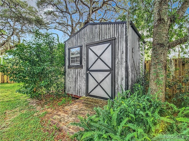 Building Photo - 1237 N Lion Cub Point