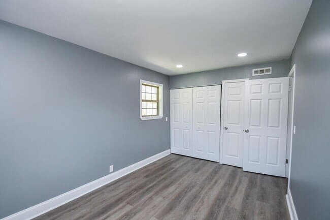 Building Photo - 1512 Waverly Way