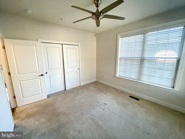 Building Photo - 906 Moorings Cir