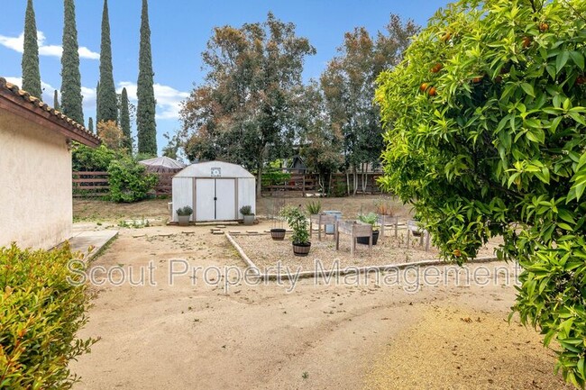 Building Photo - 1028 Capra Way