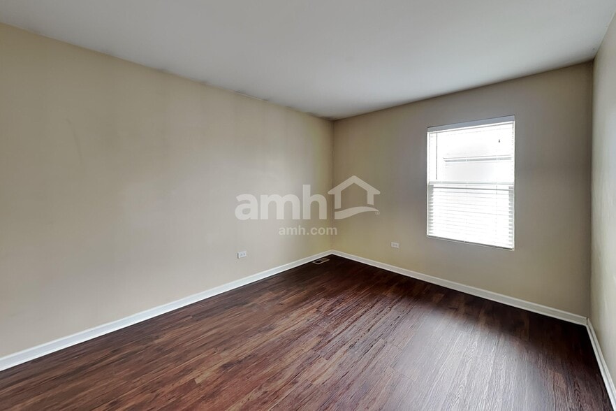 Building Photo - 5301 Sunmeadow Dr