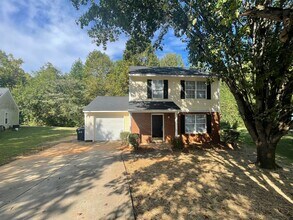 Building Photo - Must see this beautiful 3 bedroom 2.5 bath...
