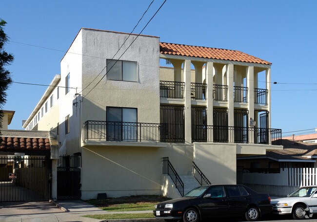 Primary Photo - 4046 W 130th St