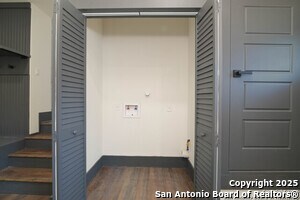 Building Photo - 207 Loretta Pl