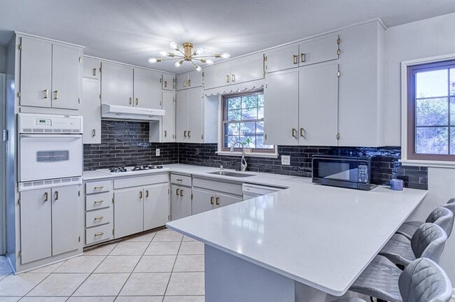 Building Photo - 1221 Cruce St