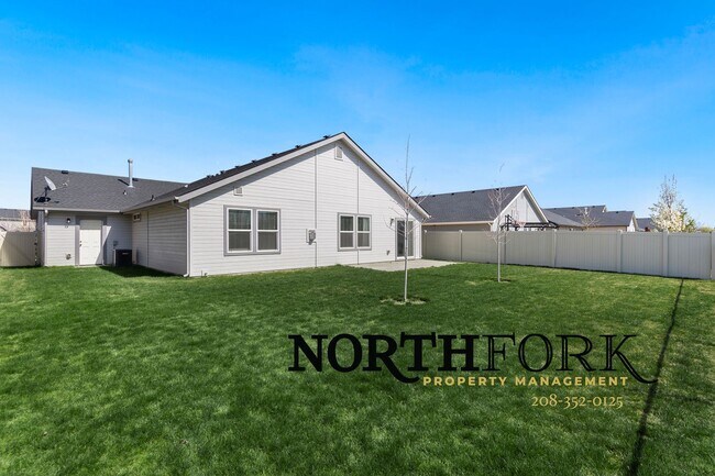 Building Photo - Great Nampa Rental with 3 car garage