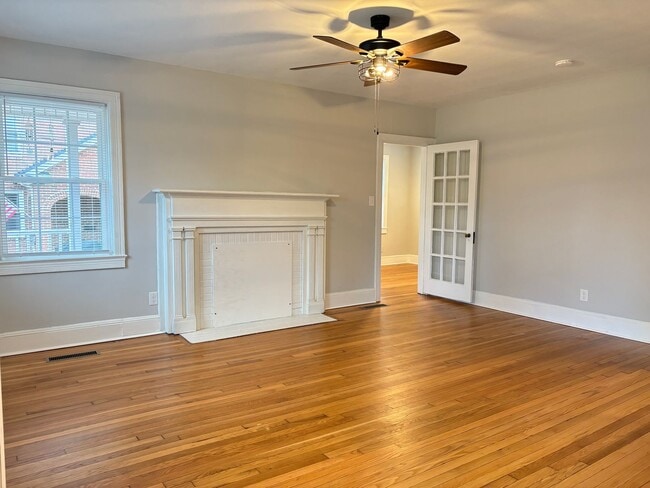 Building Photo - MOVE IN SPECIAL: 3 Bedroom, 2 Bathroom House in Eden!