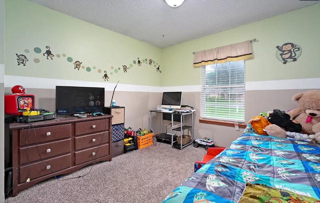 Building Photo - LEASING