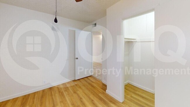 Building Photo - 2242 E Blanche Dr