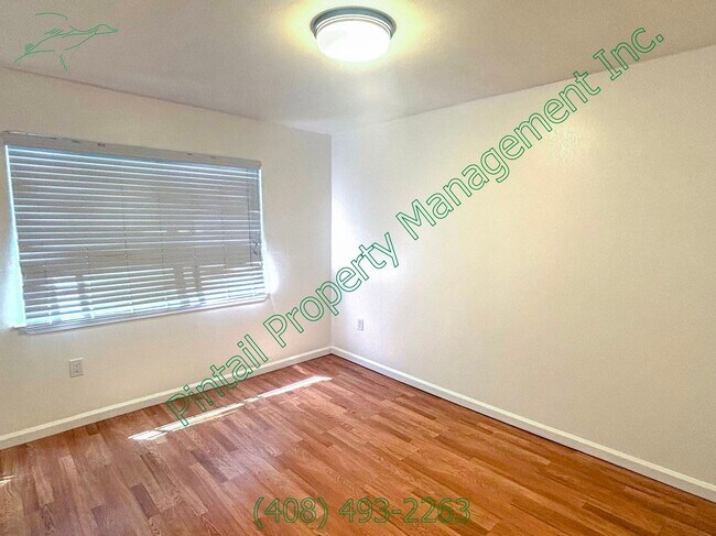 Building Photo - 3428 San Marino Ave