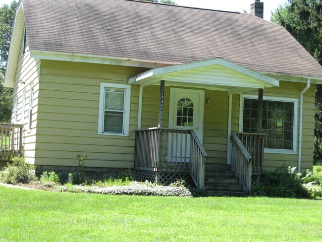 Building Photo - 10860 Bennett St SE