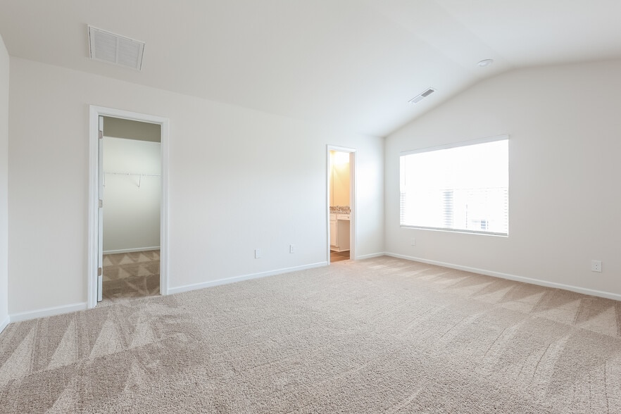 Building Photo - 6025 Mason Tucker Dr