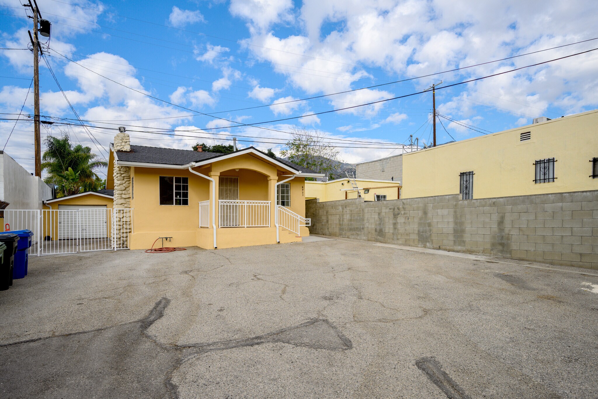 Building Photo - 6923 Foothill Blvd