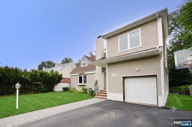 Building Photo - 40-05 Brookside Ave