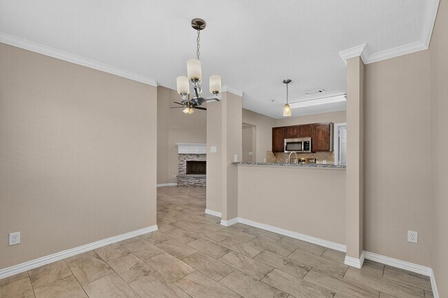 Building Photo - 829 Summercreek Dr
