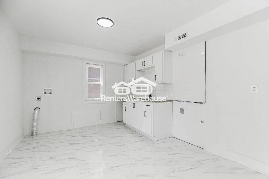 Building Photo - 1508 E 72nd St