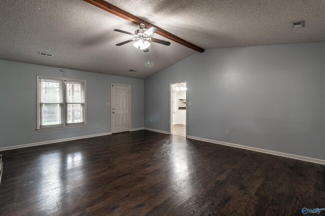 Building Photo - 313 Red Oak Rd