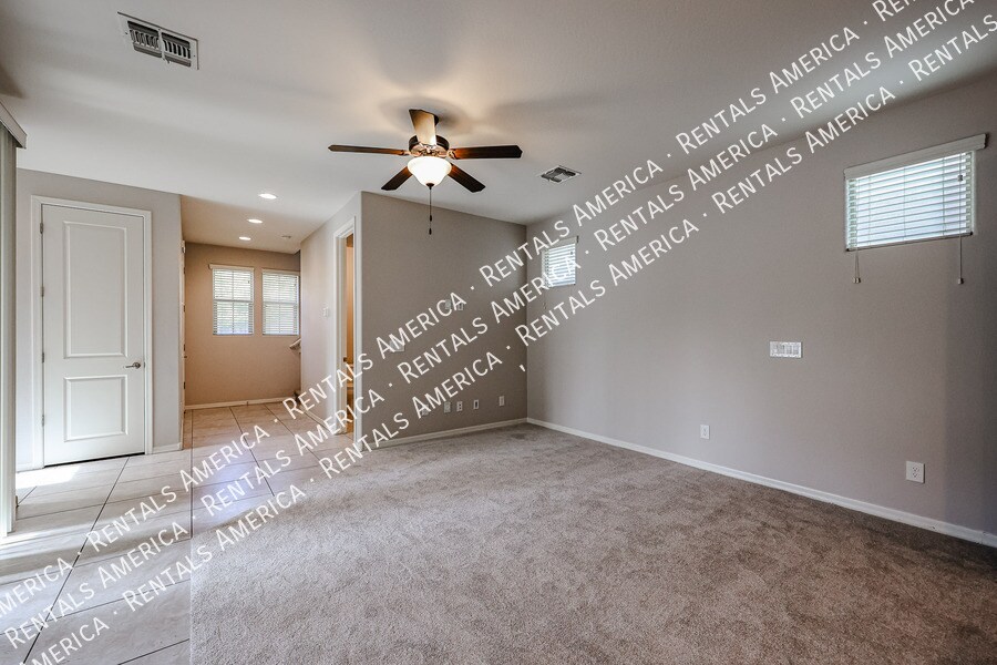 Building Photo - 2264 S Wallrade Ln