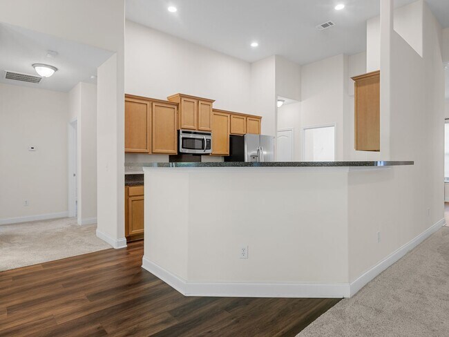 Building Photo - Spacious 4-Bedroom, 2 BA Ranch Home, 2 Car...