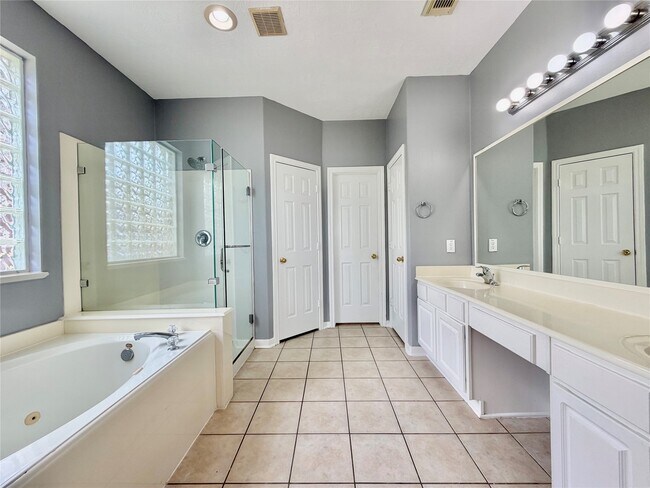 Building Photo - 24327 Lanning Dr