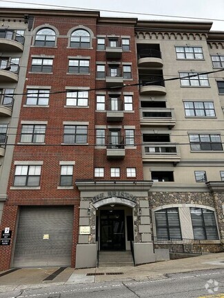 Building Photo - 1803 Broadway