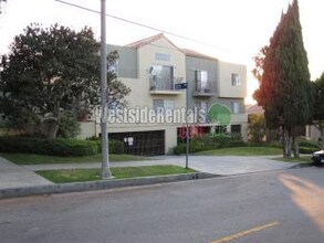 Building Photo - 3031 Grand View Blvd