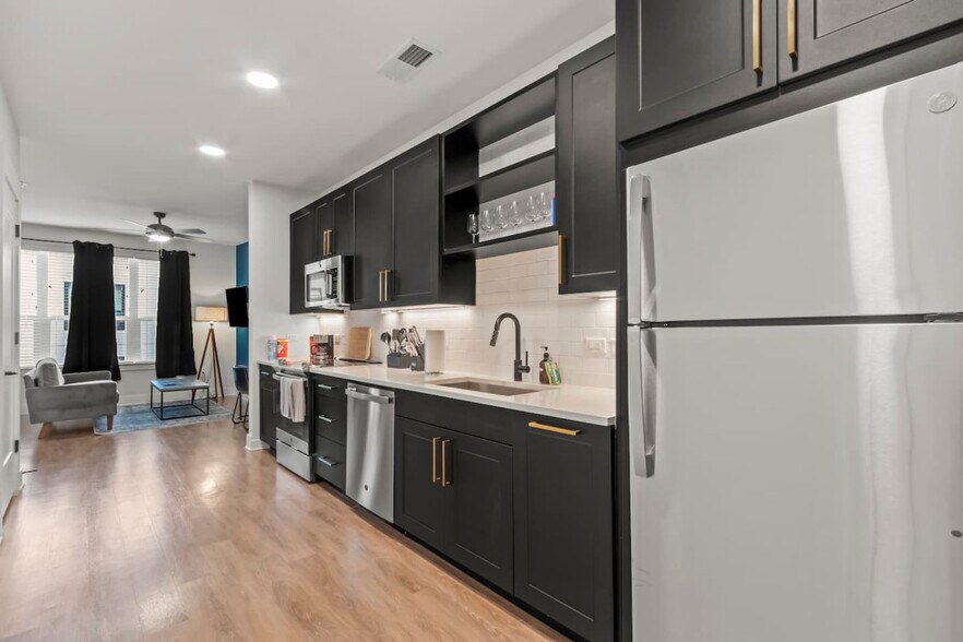 Building Photo - 2317 W Grace St