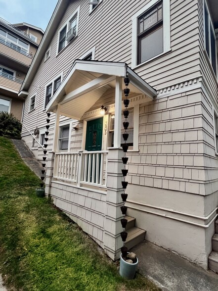 Primary Photo - 33 Etruria St