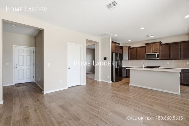 Building Photo - 11769 W Mobile Ln