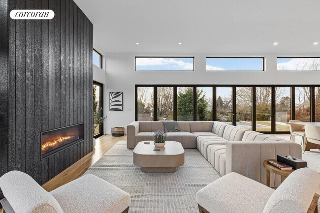 Building Photo - 21 S Edin St