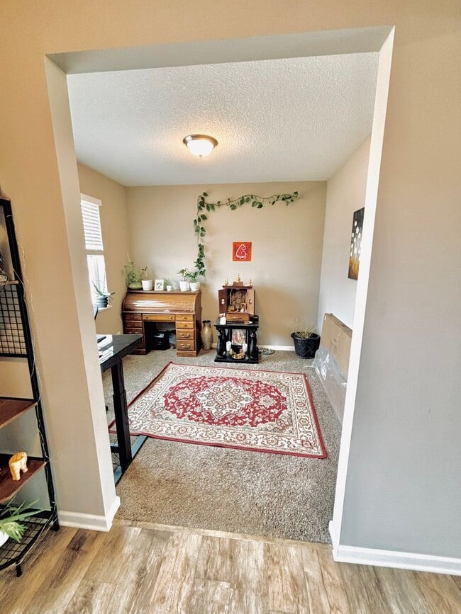 Building Photo - Solar Home!  Beautiful 4bed/3bath Single Family Home in Shakopee