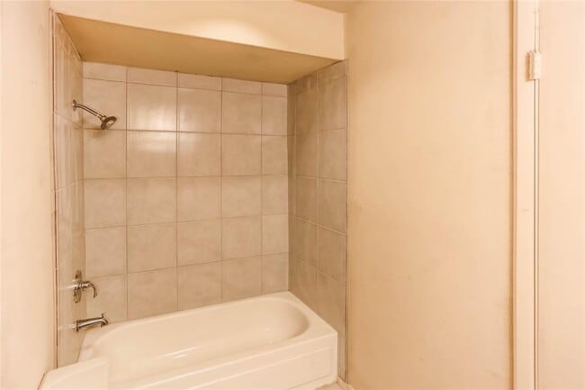 Building Photo - 9901 Sharpcrest St