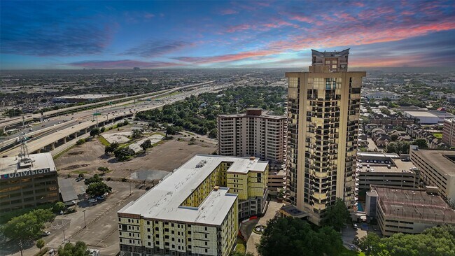 Building Photo - 3350 McCue Rd