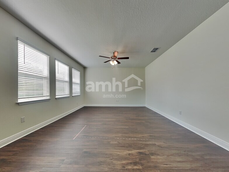 Building Photo - 20557 Calla Lily Dr