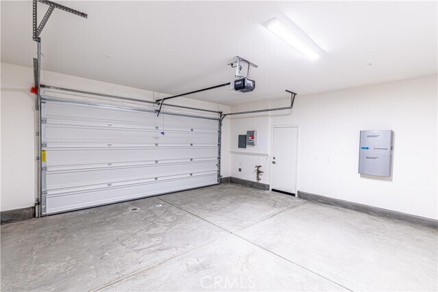 Building Photo - 3472 Emerald Dr