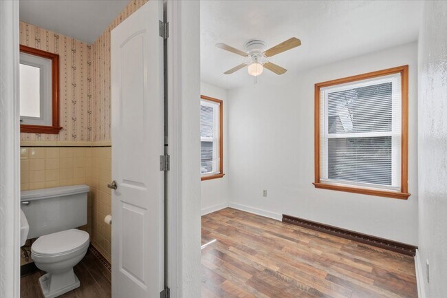 Building Photo - 3635 Poplar Ave