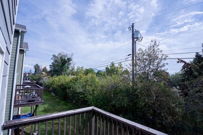 Building Photo - FULLY GUTTED & RENOVATED 4-Bedroom Condo N...